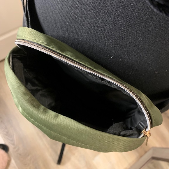 Set of 2 Buckle Fanny Packs - Picture 16 of 16